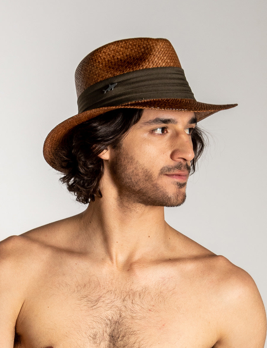 SOMBRERO OSCURO CINTA ANCHA VERDE